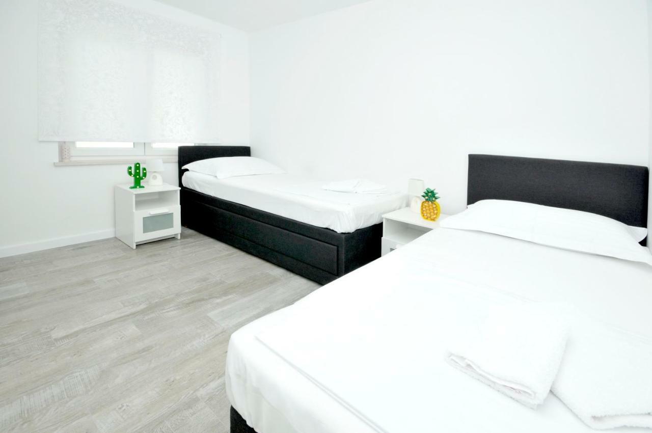 Apartmani Olive Trogir Exterior photo