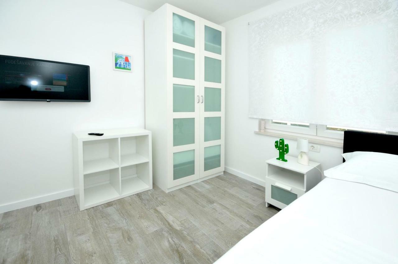 Apartmani Olive Trogir Exterior photo