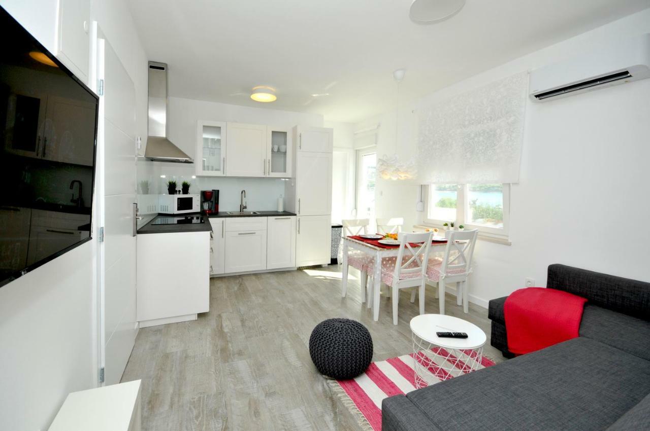 Apartmani Olive Trogir Exterior photo