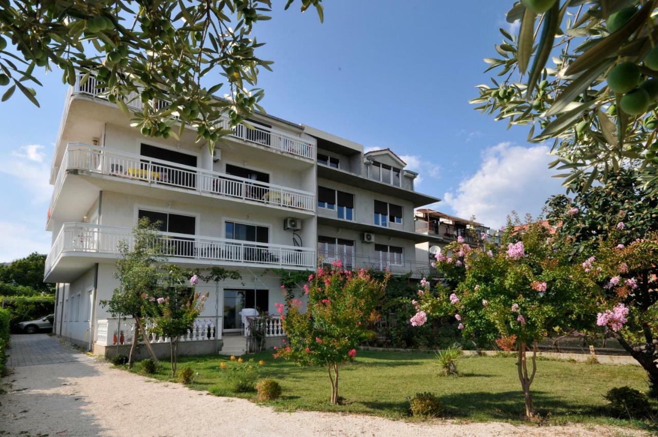 Apartmani Olive Trogir Exterior photo